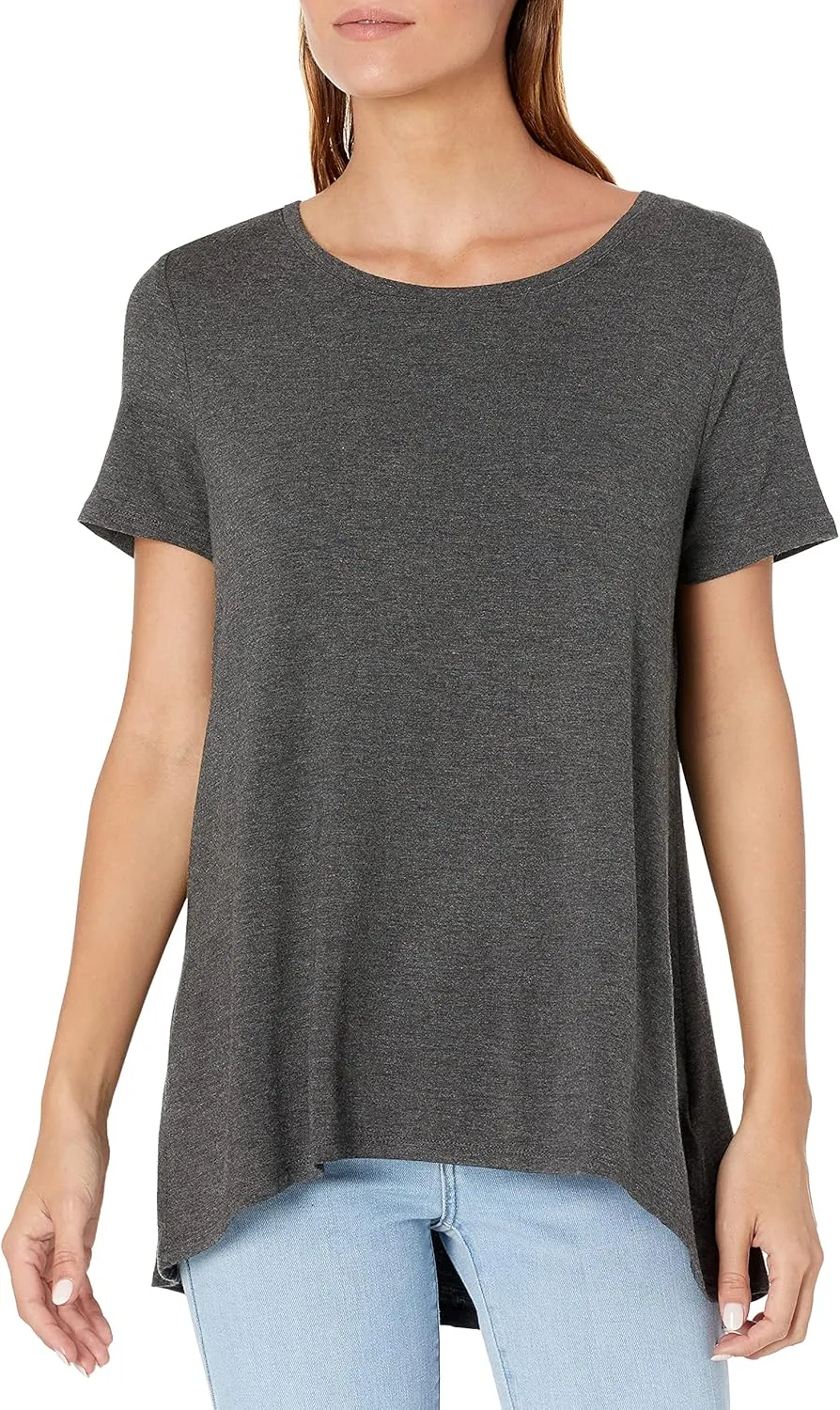 Amazon Essentials Women's Relaxed-Fit Short-Sleeve Scoopneck Swing T-Shirt (Available in Plus Size)