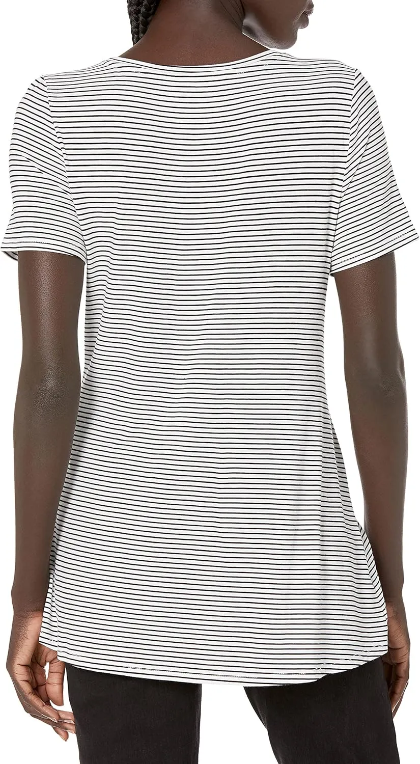 Amazon Essentials Women's Relaxed-Fit Short-Sleeve Scoopneck Swing T-Shirt (Available in Plus Size)