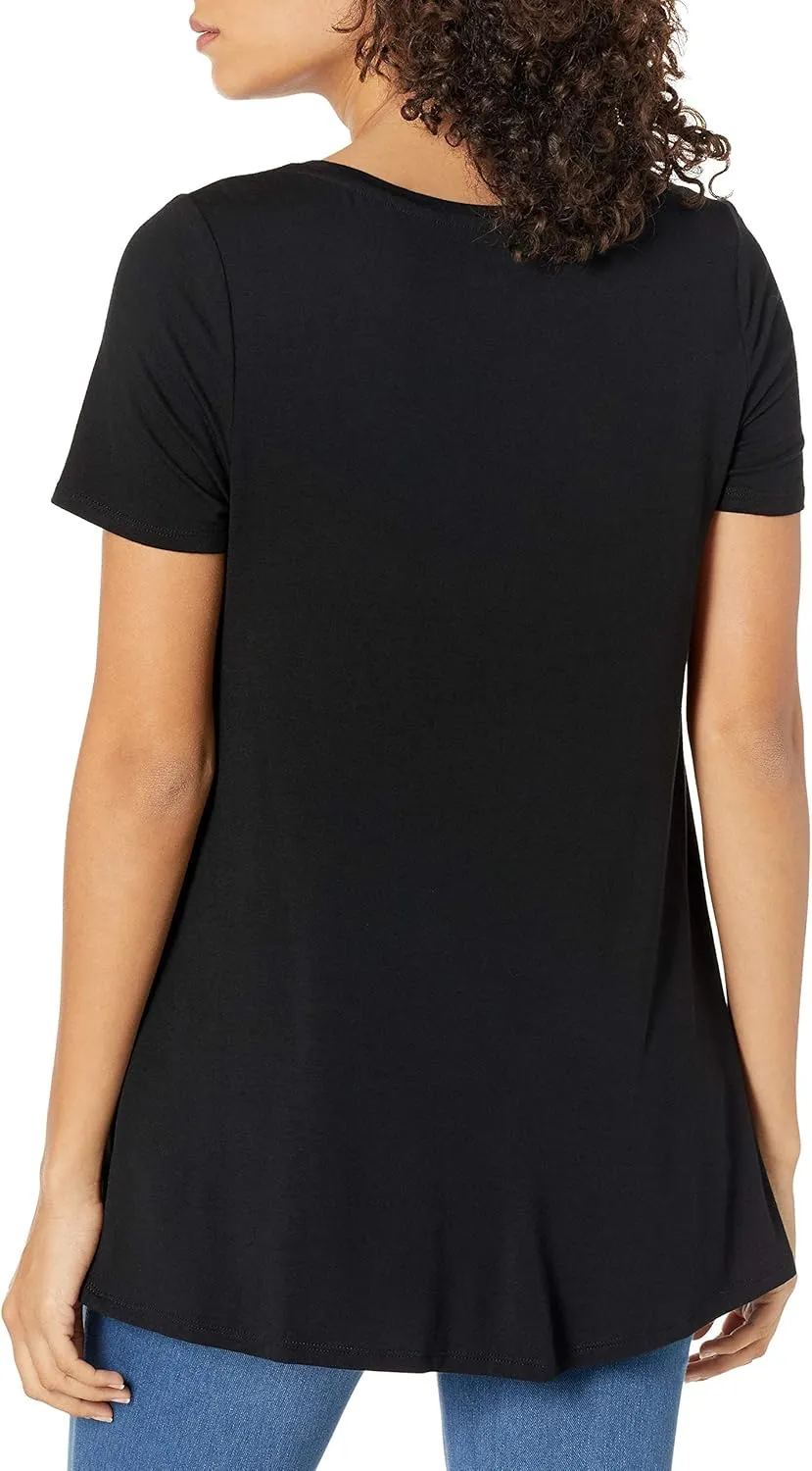Amazon Essentials Women's Relaxed-Fit Short-Sleeve Scoopneck Swing T-Shirt (Available in Plus Size)