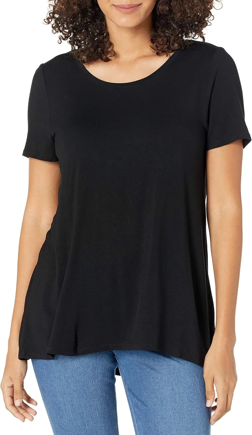 Amazon Essentials Women's Relaxed-Fit Short-Sleeve Scoopneck Swing T-Shirt (Available in Plus Size)