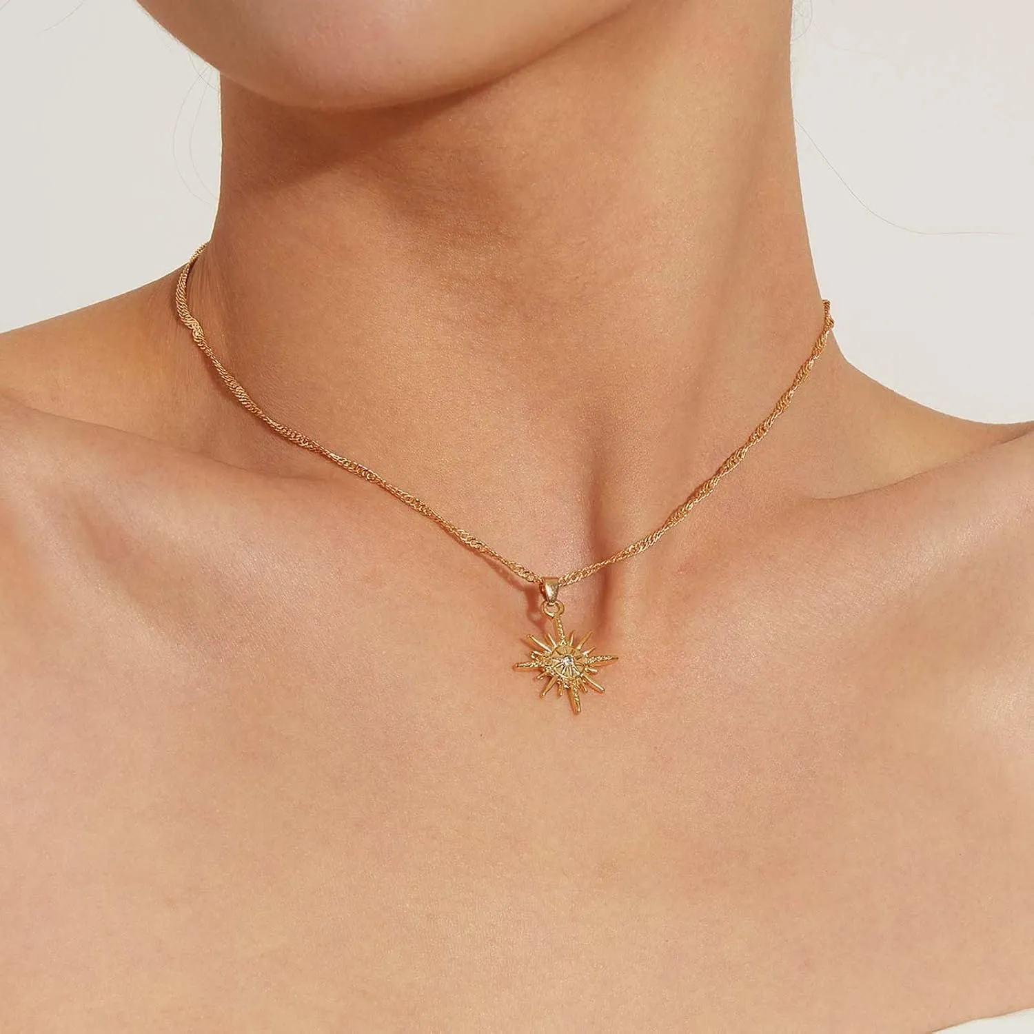 Boho Starburst Pendant Necklace Gold Northstar Choker Necklace Vintage Crystal Star Collar Necklace Rhinestone Starburst Necklace Jewelry for Women