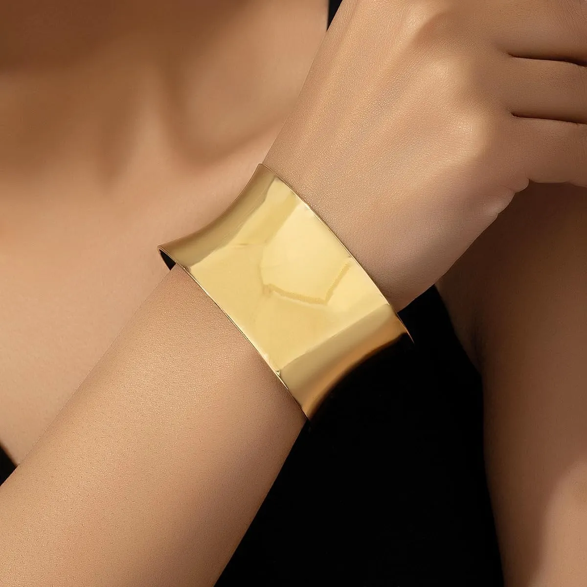 Chunky Gold Bangle Bracelet for Women Boho Wide Bangle Bracelets Silver Statement Cuff Bracelet Minimalist Jewelry Gifts for Women