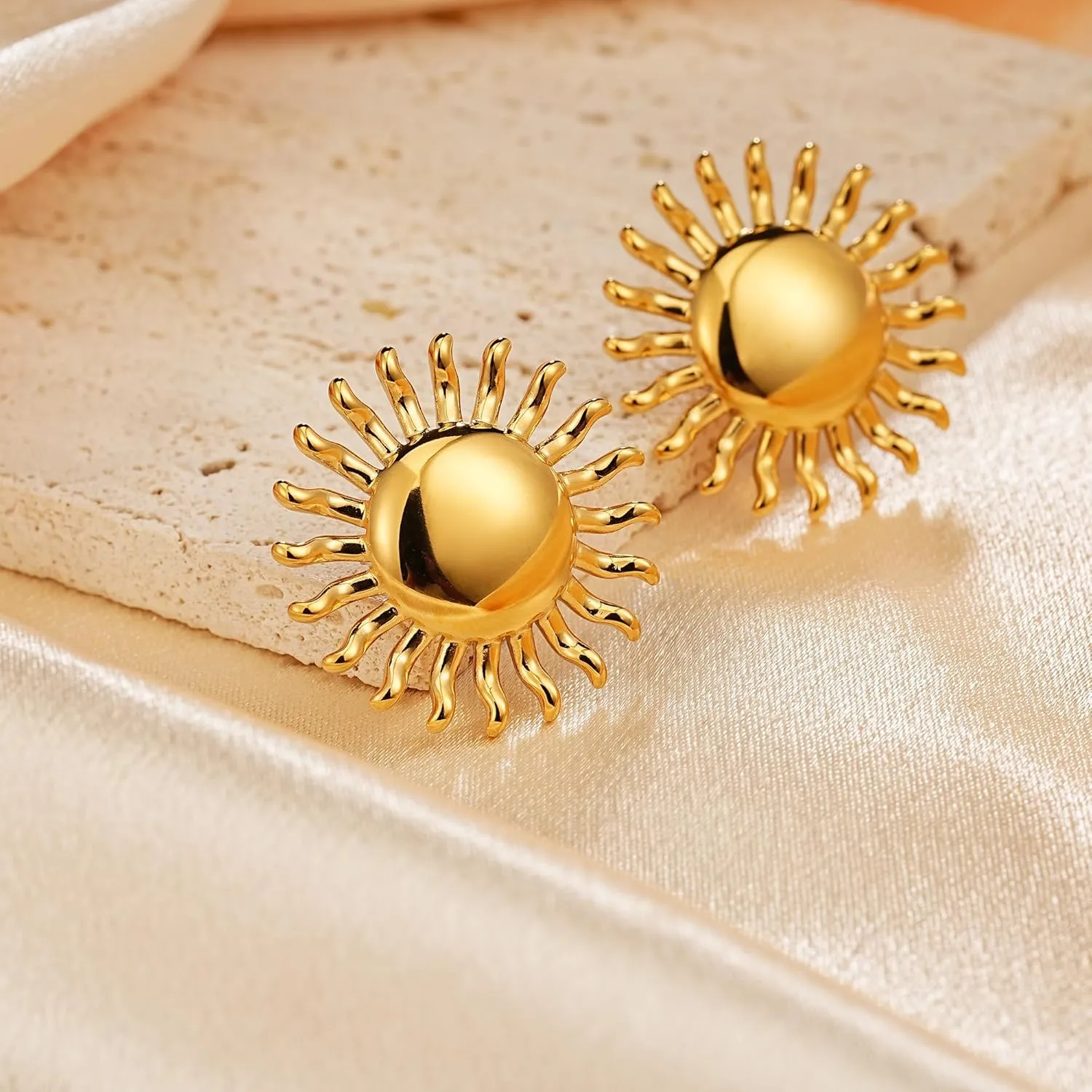 Chunky Gold Sun Earrings for Women, Trendy Sunburst Statement Drop Dangle Earring Hypoallergenic Prom Everyday Boho Summer Holiday Jewelry Gift
