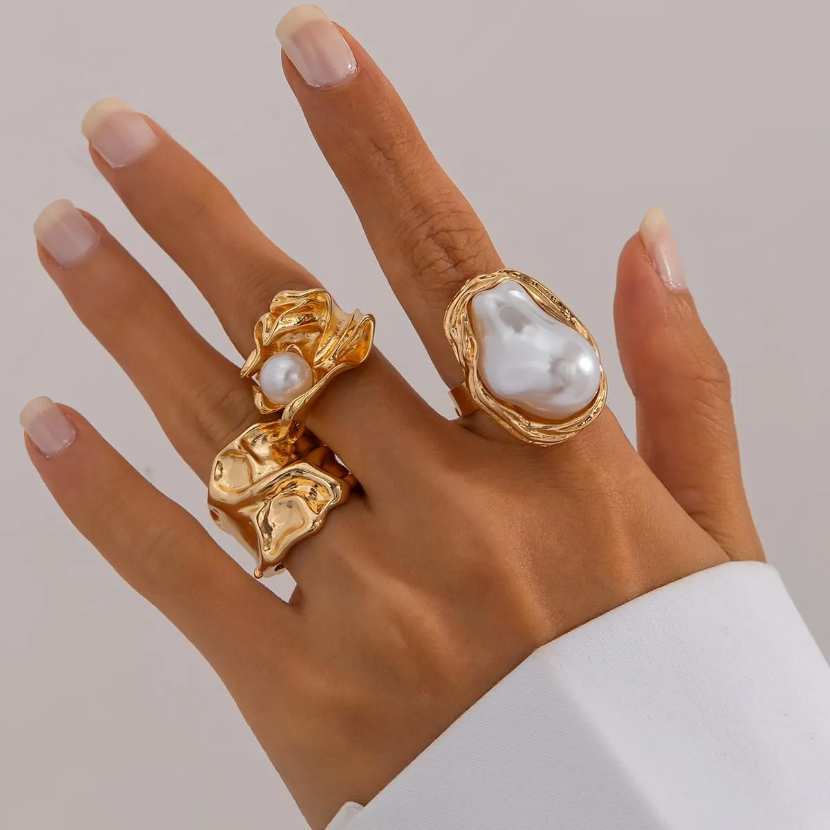 CJIAYUJEW Chunky Gold Flower Rings Pearl Stacking Statement Rings for Women Silver Chunky Knuckle Ring Set Adjustable Pearl Finger Ring Sets