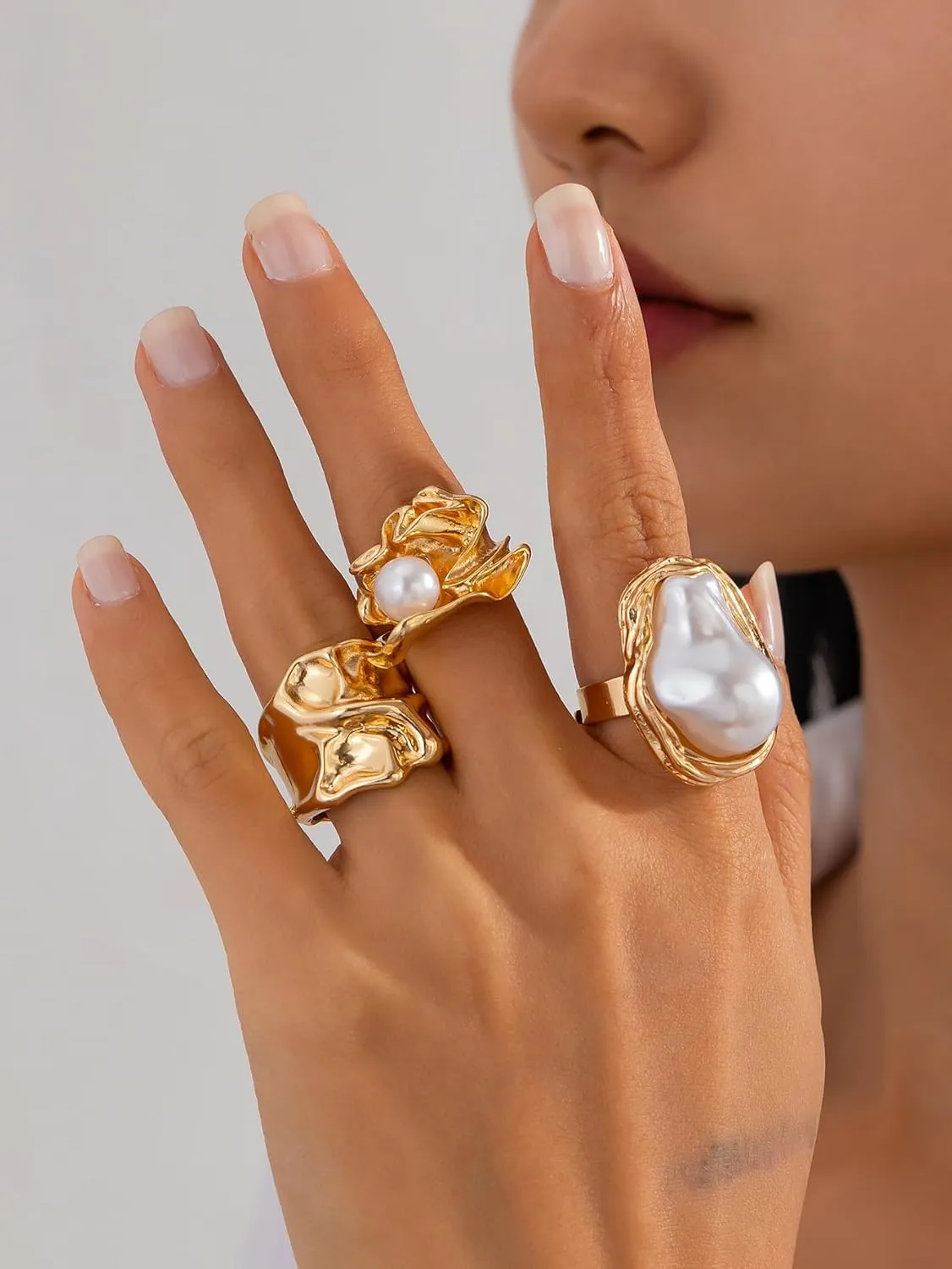 CJIAYUJEW Chunky Gold Flower Rings Pearl Stacking Statement Rings for Women Silver Chunky Knuckle Ring Set Adjustable Pearl Finger Ring Sets