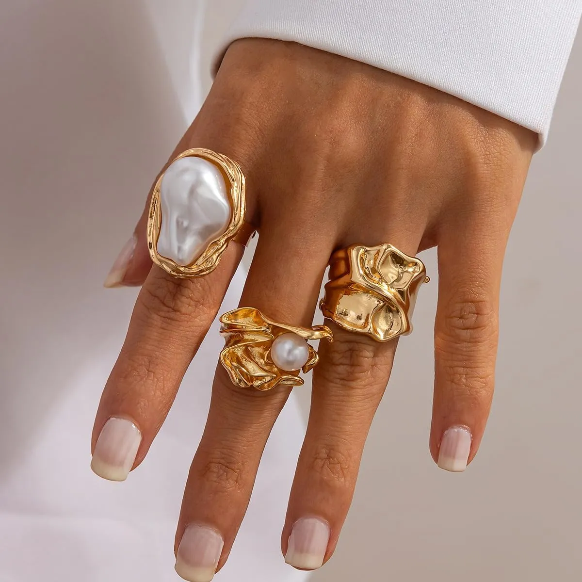 CJIAYUJEW Chunky Gold Flower Rings Pearl Stacking Statement Rings for Women Silver Chunky Knuckle Ring Set Adjustable Pearl Finger Ring Sets