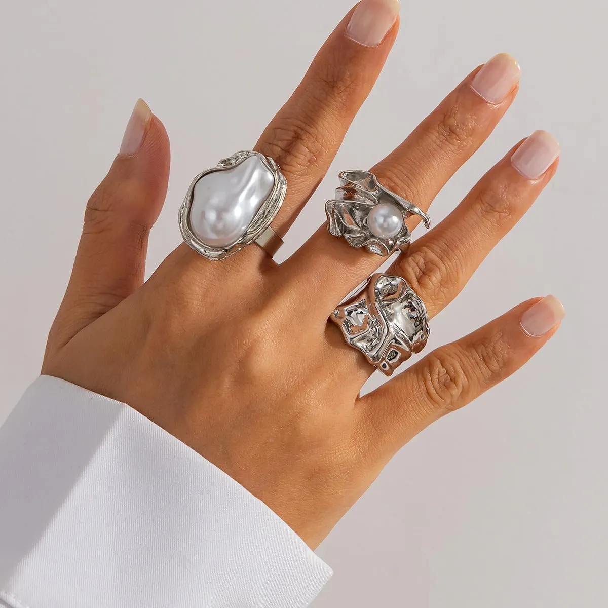 CJIAYUJEW Chunky Gold Flower Rings Pearl Stacking Statement Rings for Women Silver Chunky Knuckle Ring Set Adjustable Pearl Finger Ring Sets