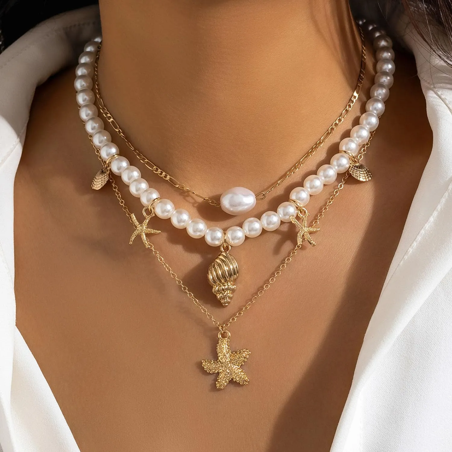 Cowrie Shell Necklace for Women Natural Sea Shell Beads Choker Necklace Adjustable Layered Summer Seashell Beach Necklace for Women Hawaiian Jewelry