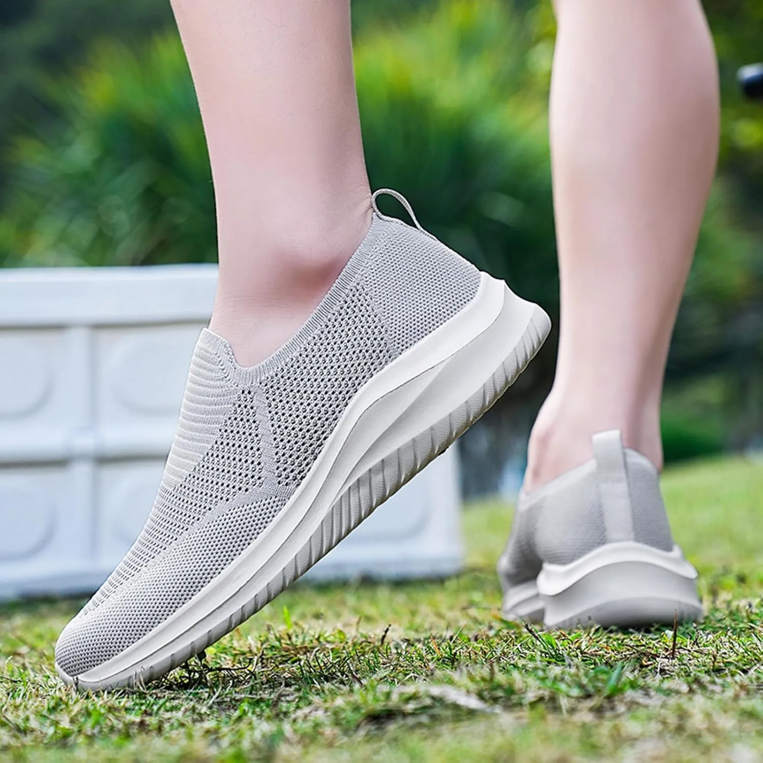 Fashion Lightweight Sneakers for Men Lightweight Sport Gym Jogging Walking Sneaker Elastic Fly Woven Mesh Shoes