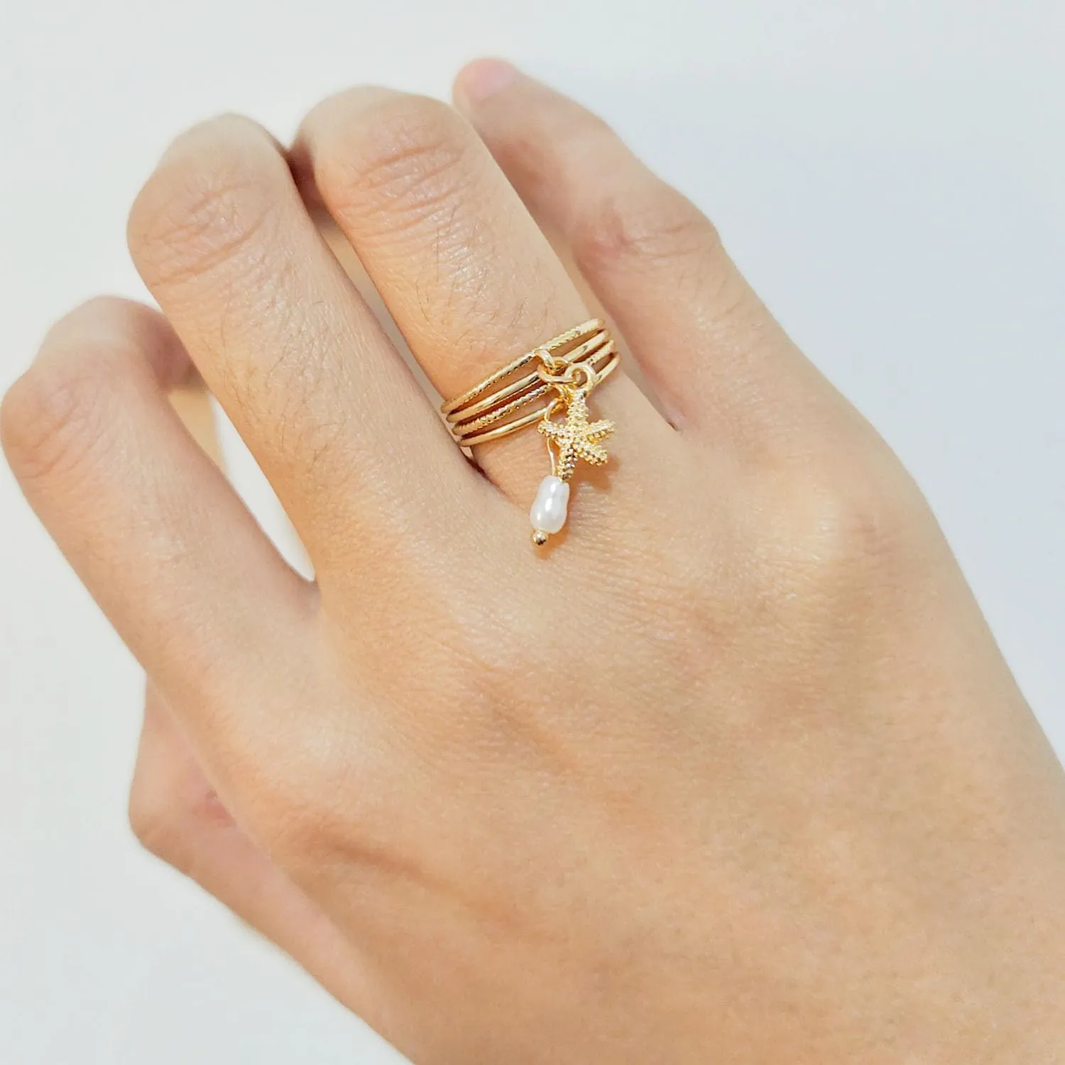 Gold Seashell Ring for Women Gold Starfish Ring Boho Shell Pearl Ring Adjustable Open Beach Ring Chunky Stackable Ring for Women Summer Jewelry