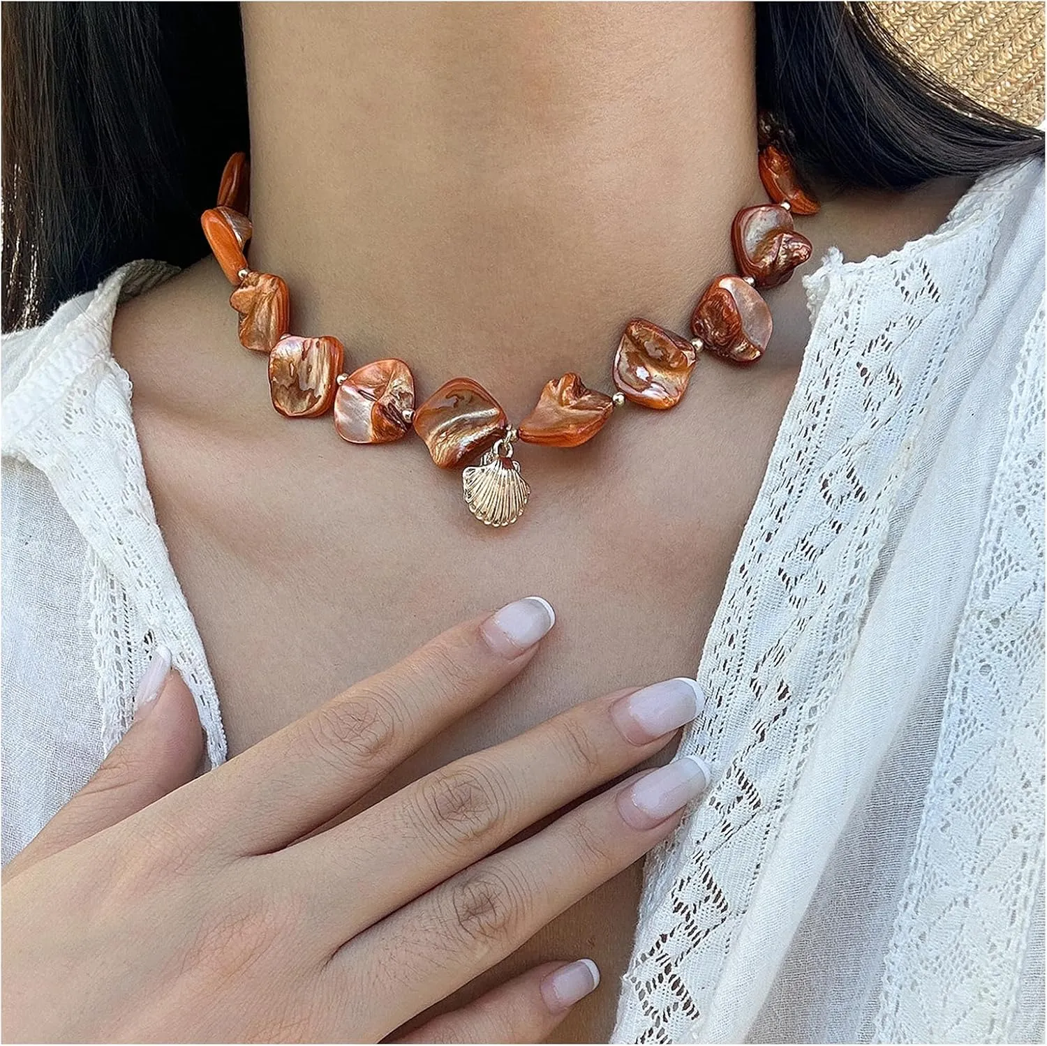 Gold Shell Pendant Choker Necklace for Women Summer Boho Irregularly Shell Clavicle Necklace Bikini Beach Shell Body Chain Jewelry for Women