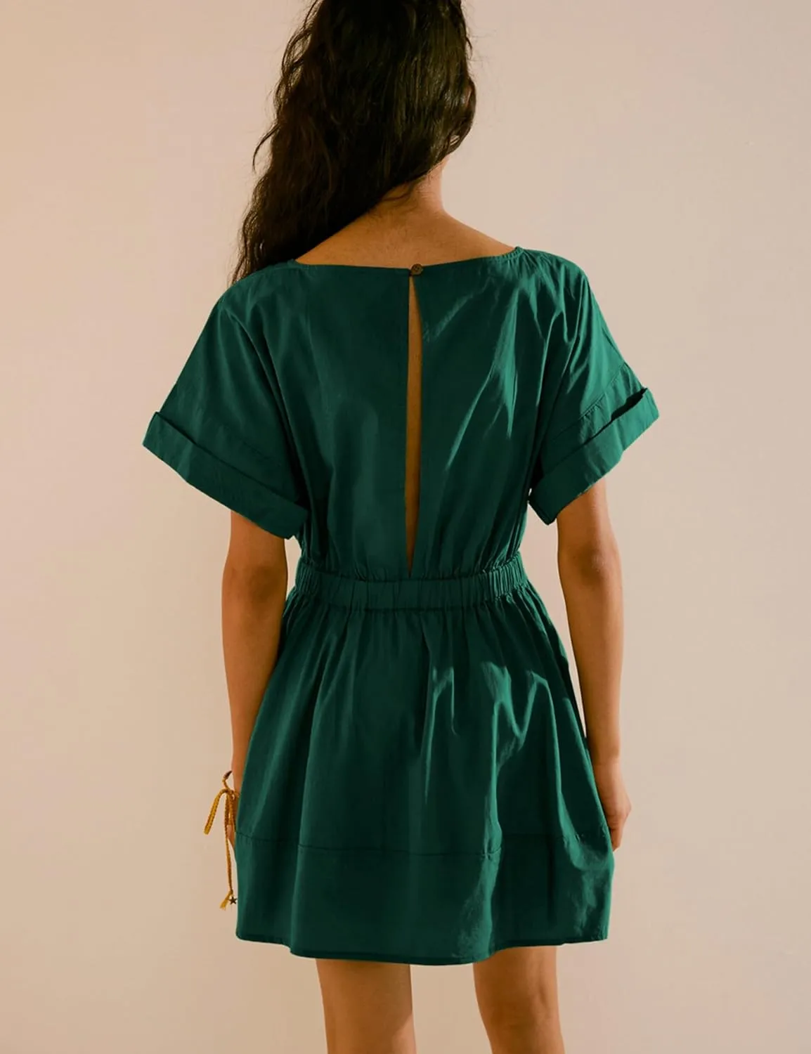 HangNiFang 2025 Womens Mini Summer Dresses Flowy Open Back Elastic Waist Sundress with Pockets
