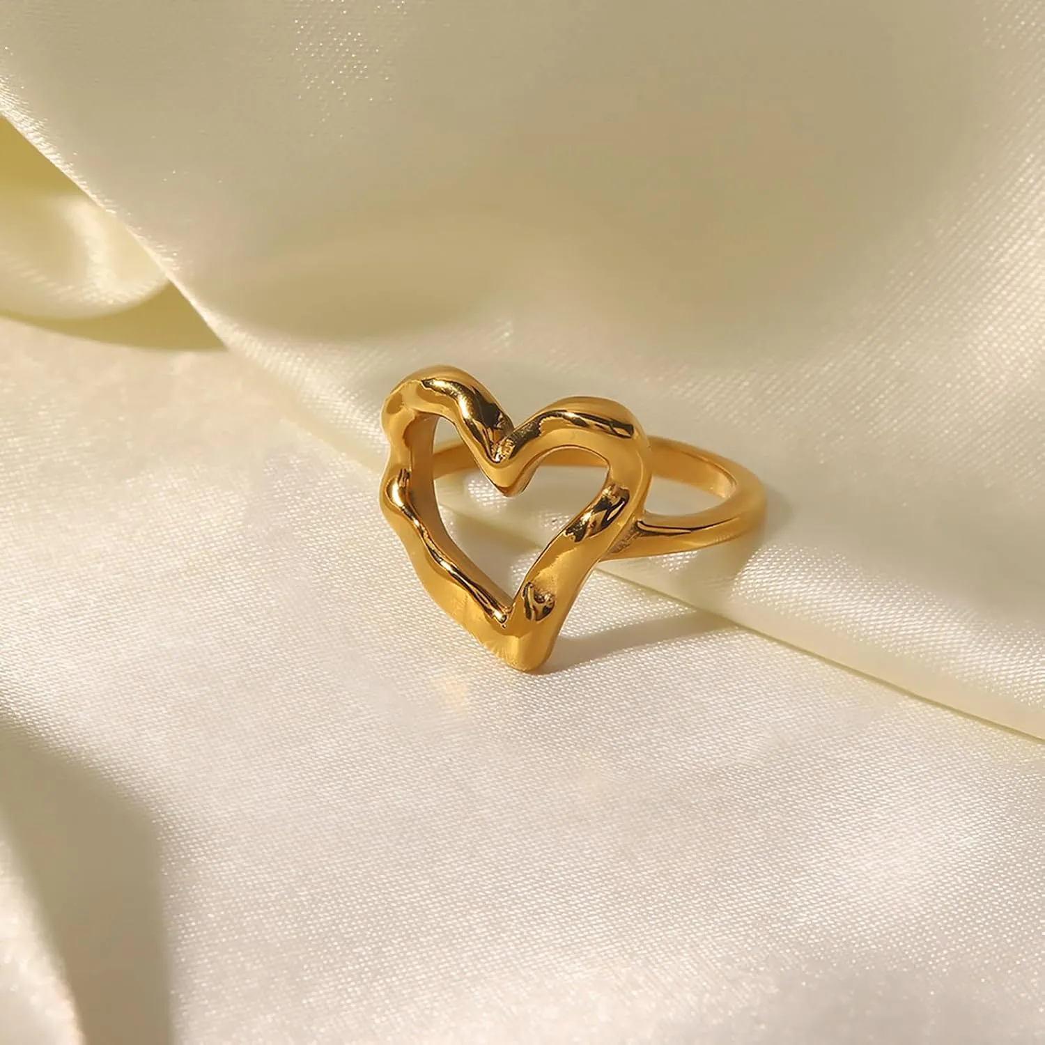 Loqimu Irregular Hammered Hollow Heart Rings Gold Stainless Steel Statement Rings for Women Minimalist Stackable Midi Rings Size 6 7 8 Wedding Finger Jewelry