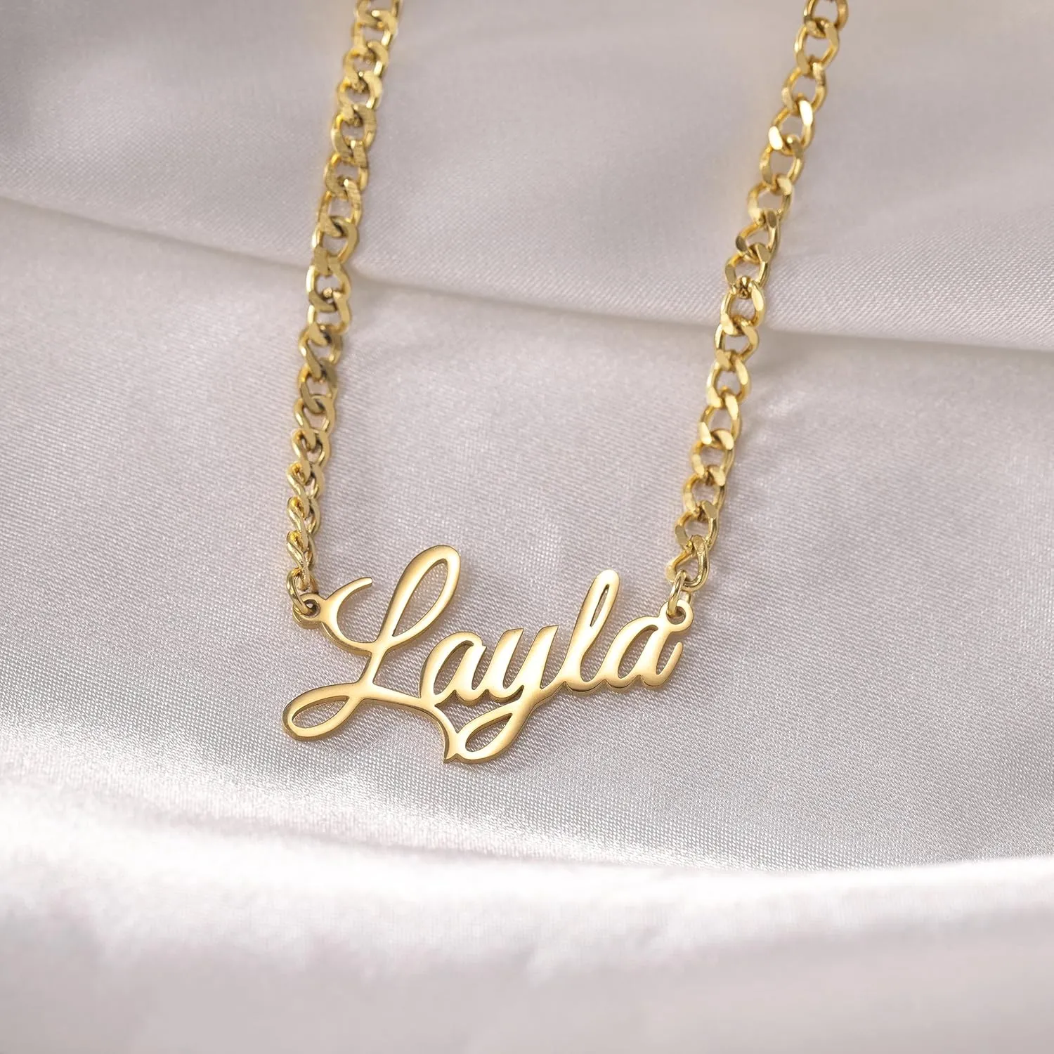 Name Necklace Personalized, 18K Gold Plated Custom Name Necklaces for Women Customized Name Plate Pendant Jewelry Gifts for Women