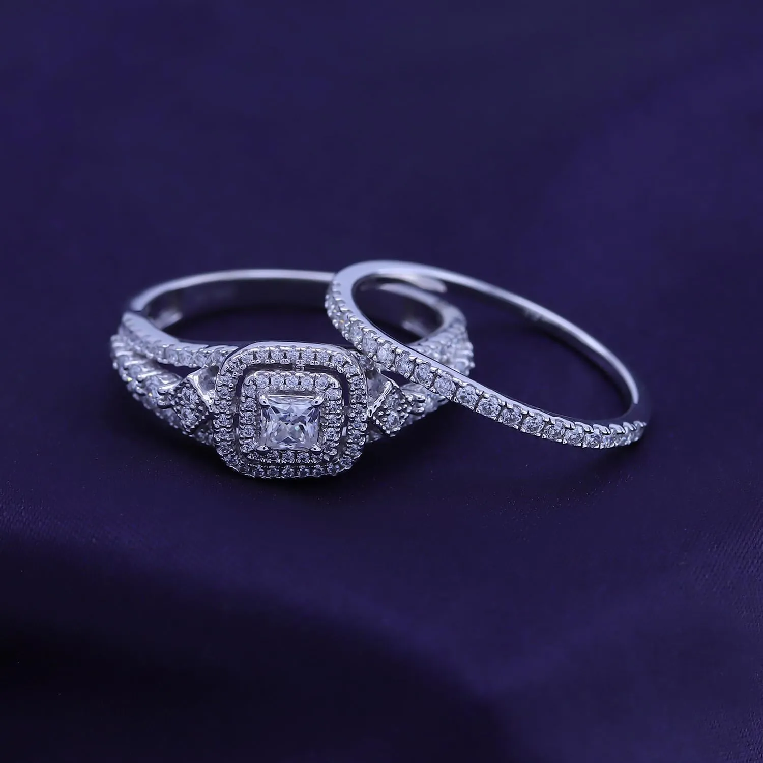 SAVEARTH DIAMONDS 1 1/10 Carat (ctw) Lab Created Moissanite & Lab Grown Diamond Halo Wedding Bridal Ring Set In 14K Gold Over 925 Sterling Silver (1.10 Ctw), Gift For Her
