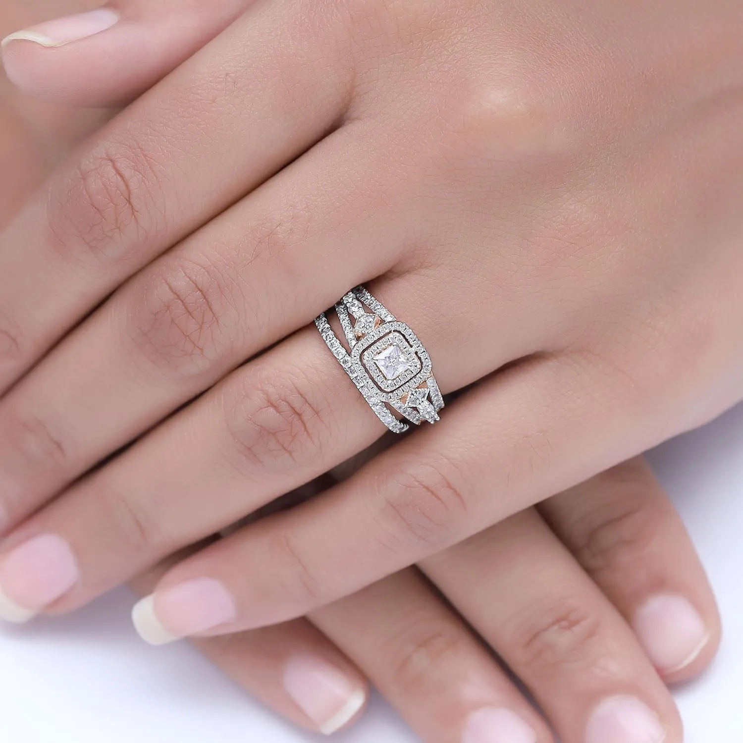 SAVEARTH DIAMONDS 1 1/10 Carat (ctw) Lab Created Moissanite & Lab Grown Diamond Halo Wedding Bridal Ring Set In 14K Gold Over 925 Sterling Silver (1.10 Ctw), Gift For Her