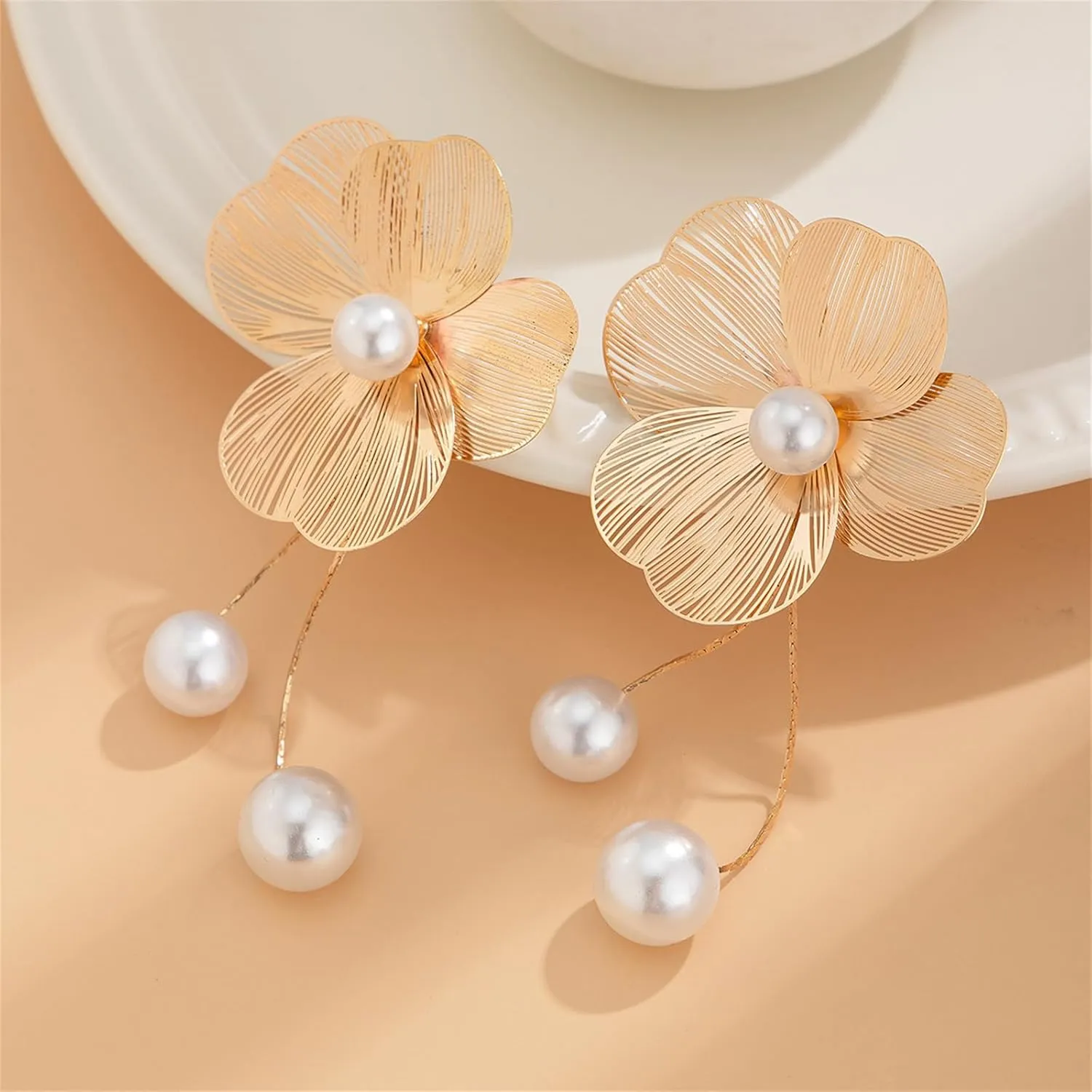 WCRAZYE Gold Flower Earrings for Women Exaggerated Flower Statement Earrings Large Metal Flower Earrings Bohemian Gold Elegant Flower Fashion Dangle Earring Chunky Floral Petal Earrings Trendy Jewelry