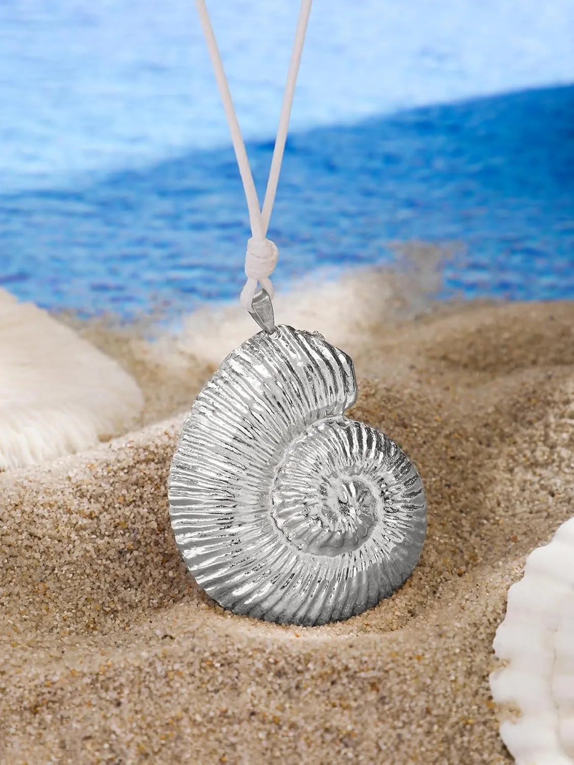 Witch Shell Necklace Gold Shell Necklace for Women Sea Witch Shell Necklace Layered Conch Shell Necklace Ursula Costume Accessory for Halloween